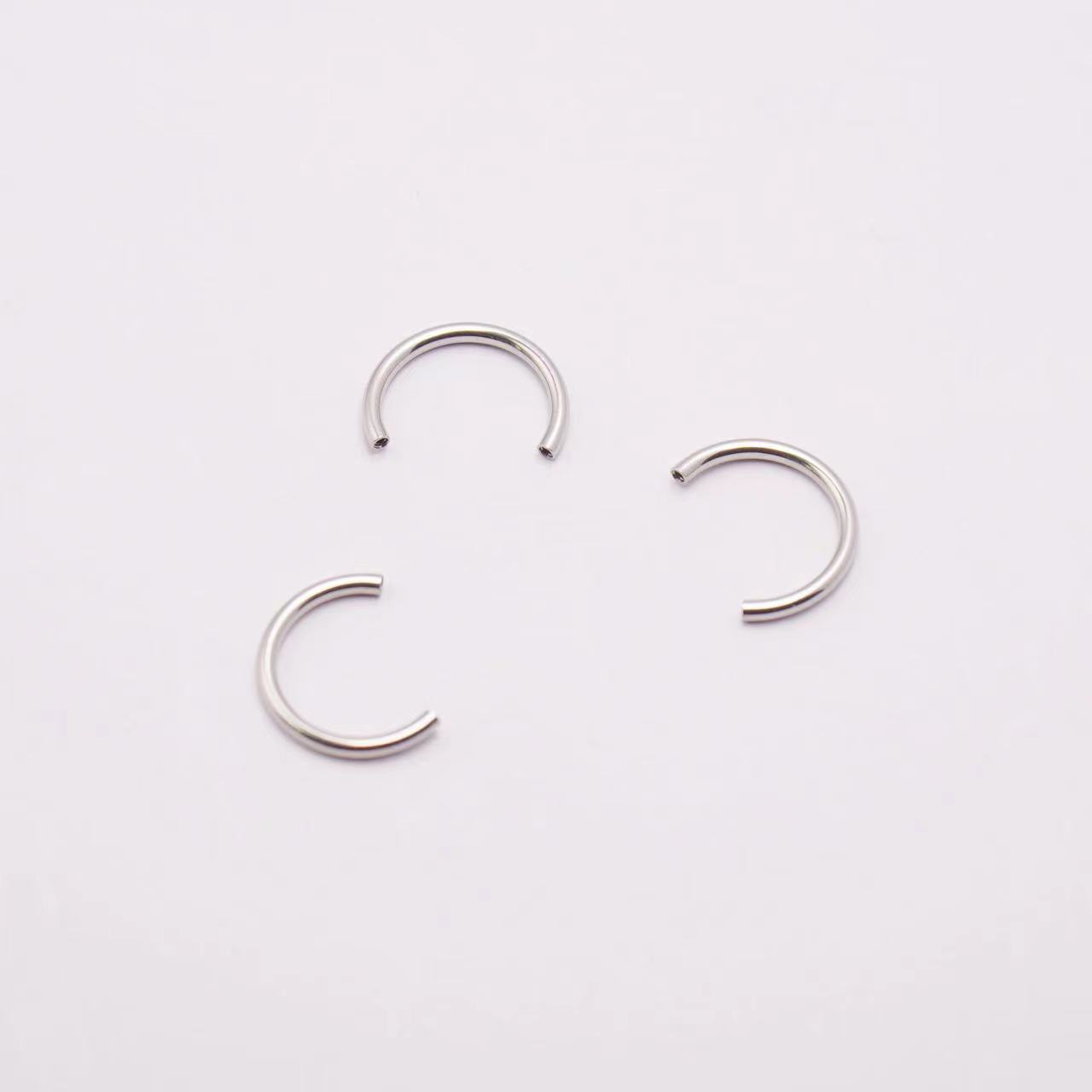 Stainless%20Steel%20Inner%20Teeth%20Horseshoe%20Rod%20Lip%20Ring%20Lip%20Nail%20Replacement%20Rod%20Internal%20Thread%20Titanium%20Steel%20C%20Rod%20Puncture%20Jewelry%20Accessories%20Rod%20-%20Image%203