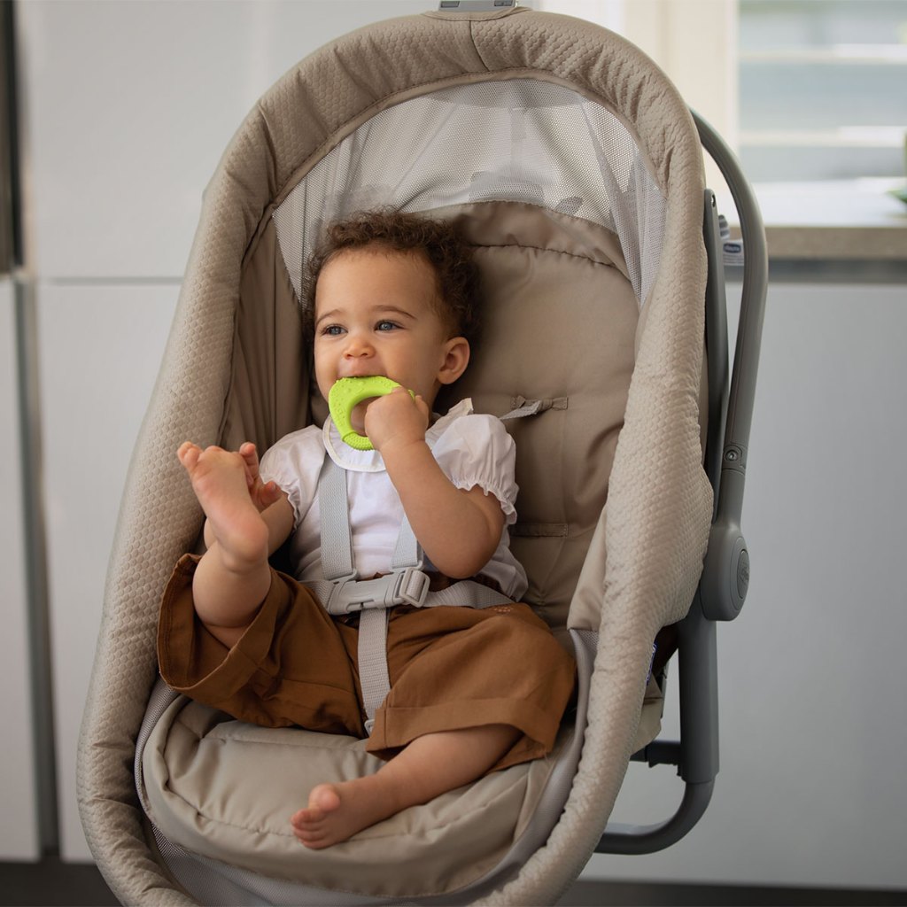 Gặm nướu quả bơ silicone siêu mềm Chicco