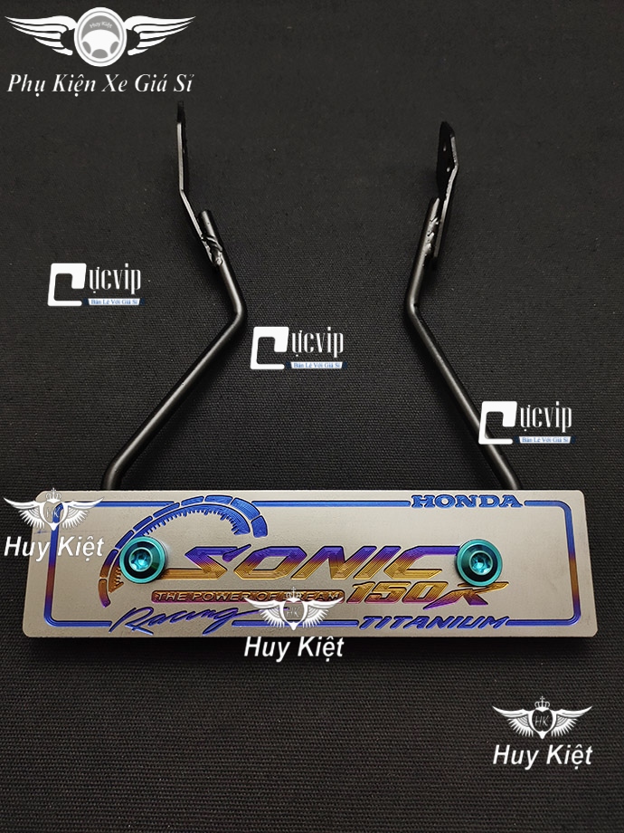 Combo bảng tên sonic titan, pat gắn bảng tên và 2 ốc titan gr5 cho xe sonic ms4378