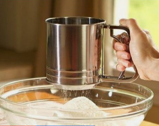 Ca Rây Bột Inox Thép Không Gỉ Có Tay Cầm