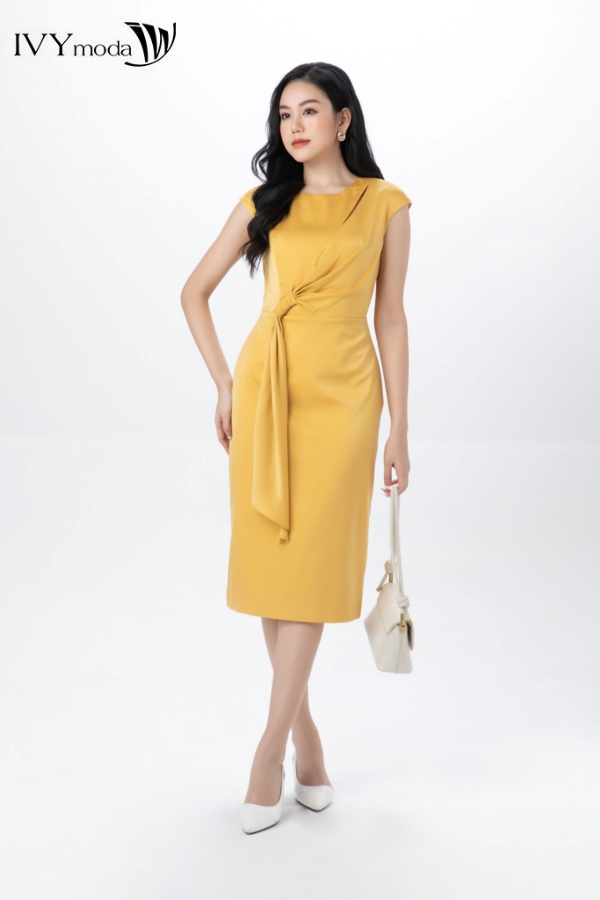 Đầm lụa phối nút buộc IVY moda MS 48M7487