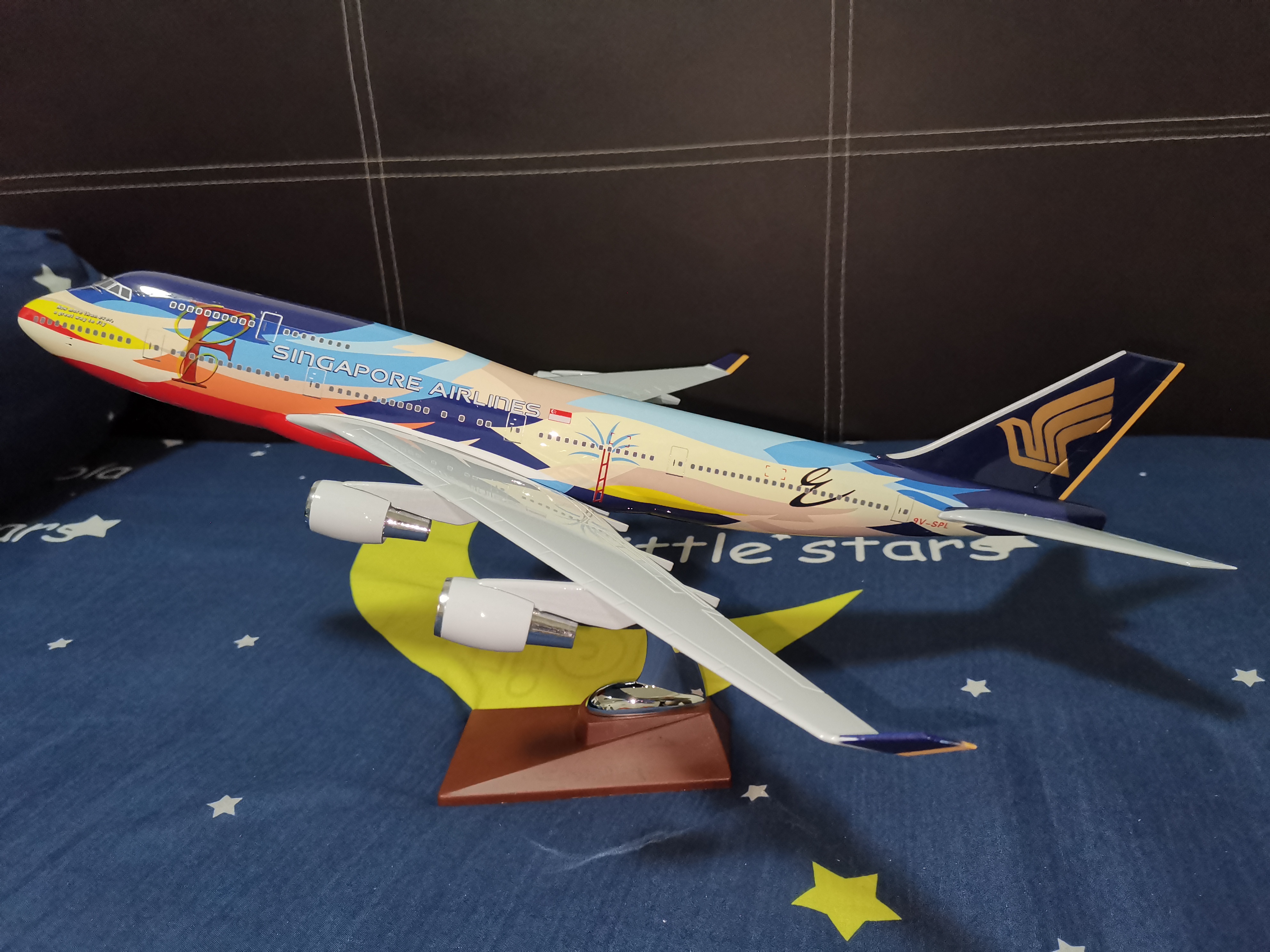Singapore Airline (SIA) Boeing 747-400 Model (1:150) [Tropical