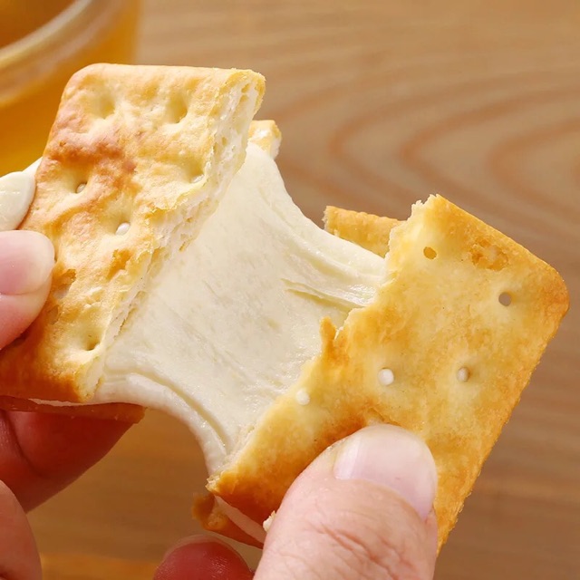 Bánh quy hành kẹp phô mai 200g