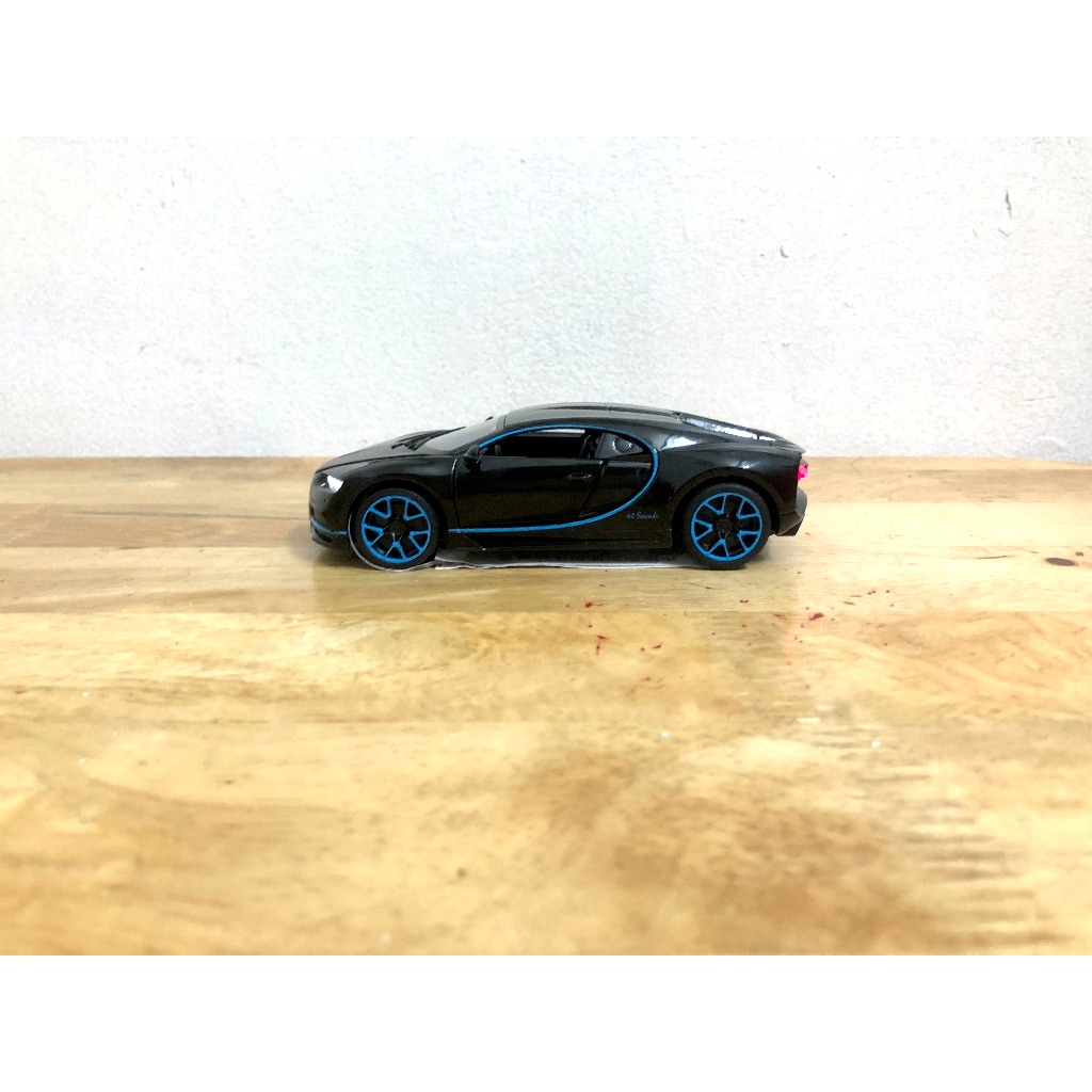 Mô hình xe Bugatti Chiron Pur Sport _ Tỷ lệ 1:32