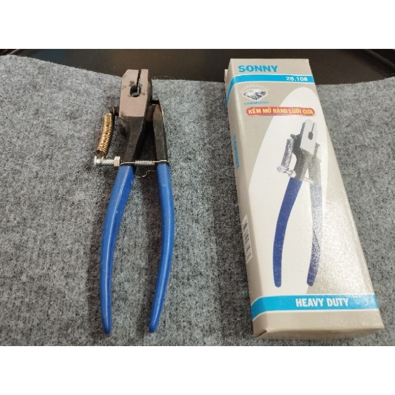 Kềm bẻ răng lưỡi cưa