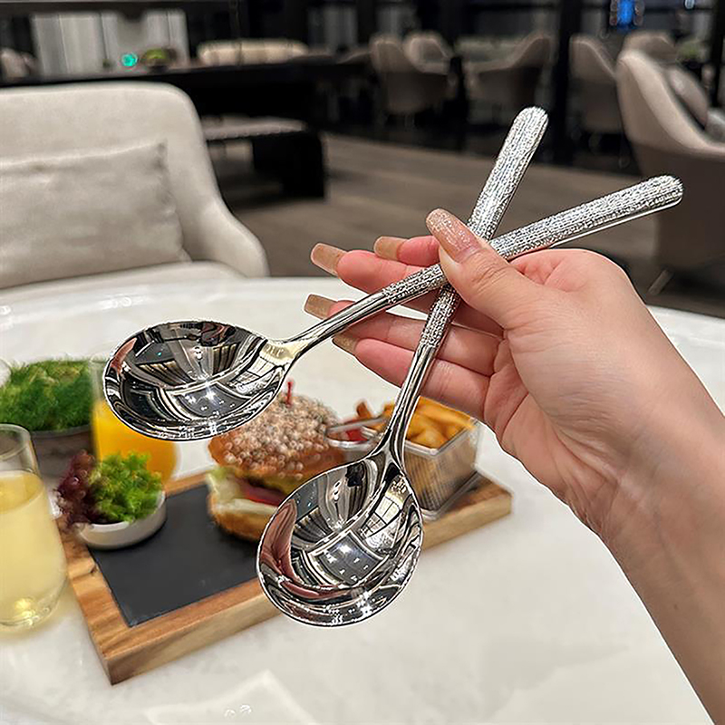 Korean%20Stainless%20Steel%20Thickening%20Spoon%20Creative%20Long%20Handle%20Hotel%20Hot%20Pot%20Spoon%20Soup%20Ladle%20Home%20Kitchen%20Essential%20Tools%20-%20Image%204