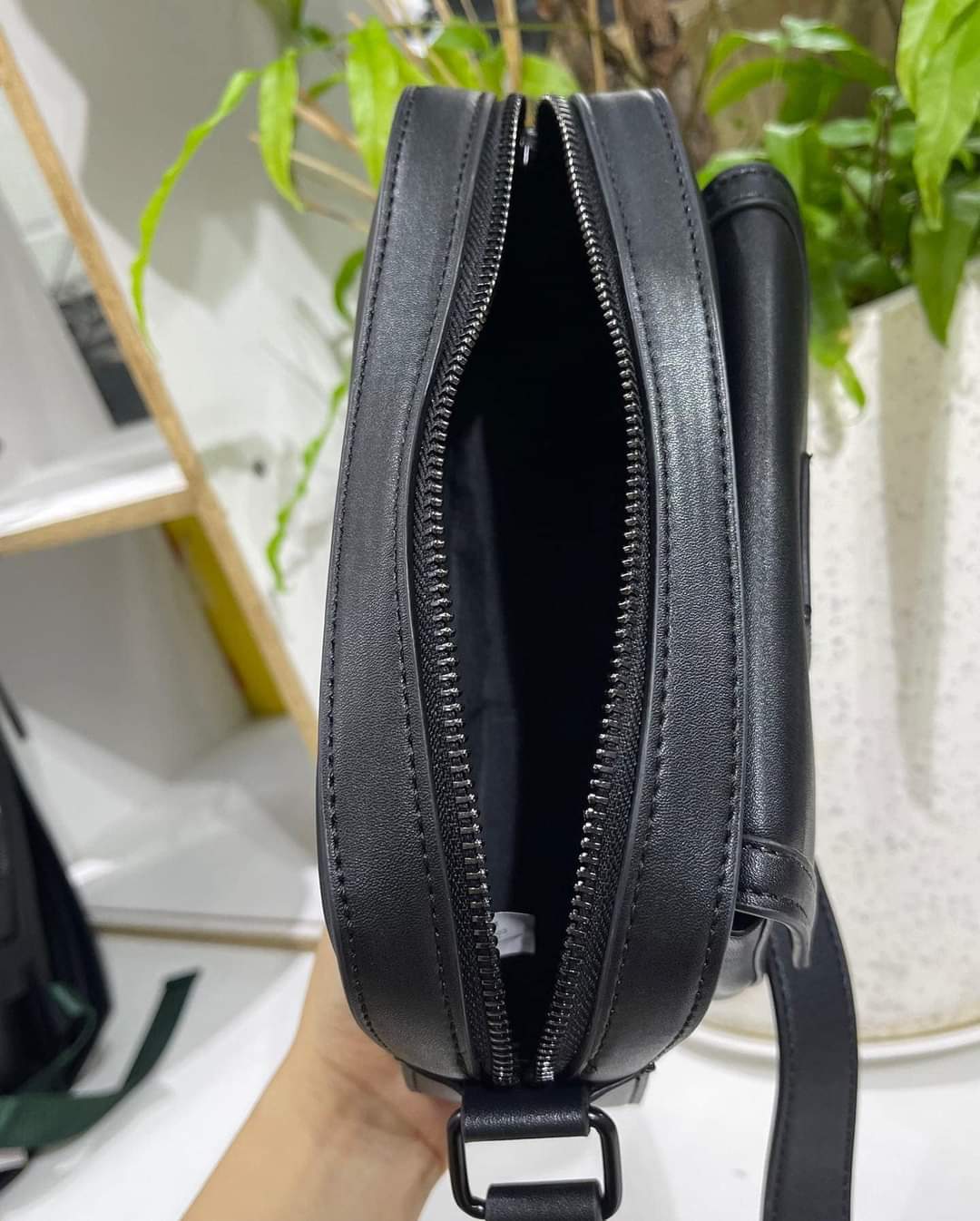 Túi đeo chéo nam PM2-25210203 size 22cm