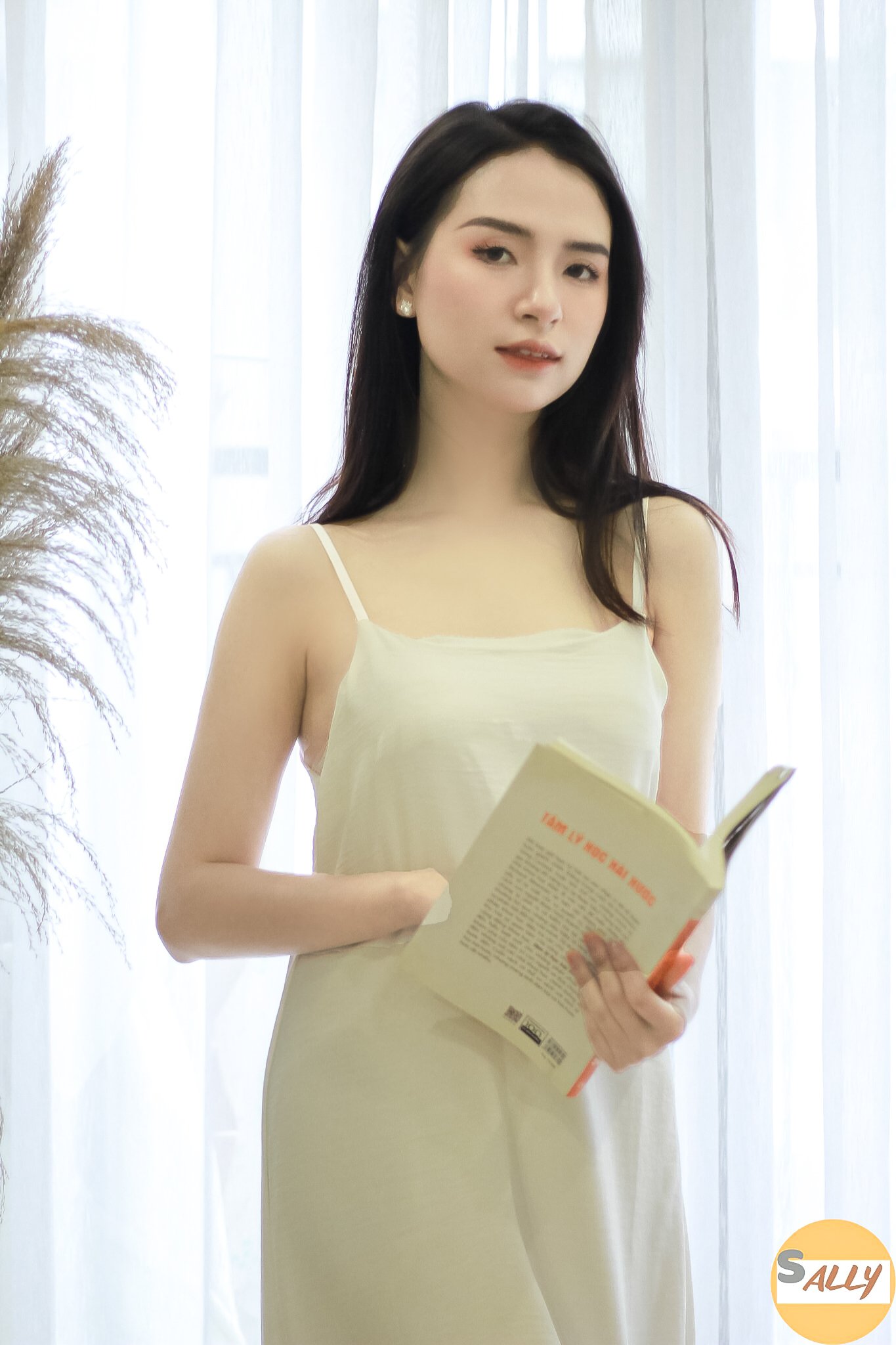 Váy 2 dây dài suông - chất đũi lụa trơn basic nữ