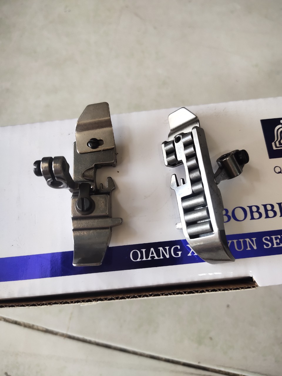 Chân vịt chống nhăn máy vắt sổ 4 chỉ cao cấp