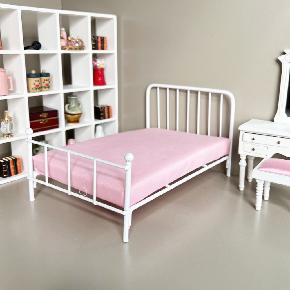 Creative%20:12%20Scale%20Dollhouse%20Bed%20Frame%20Bedroom%20Scene%20Doll%20Bed%20Furniture%20With%20Mattress%20Single%20Bed%20Mini%20Bed%20Model%20Dollhouse%20Accessories%20-%20Image%209