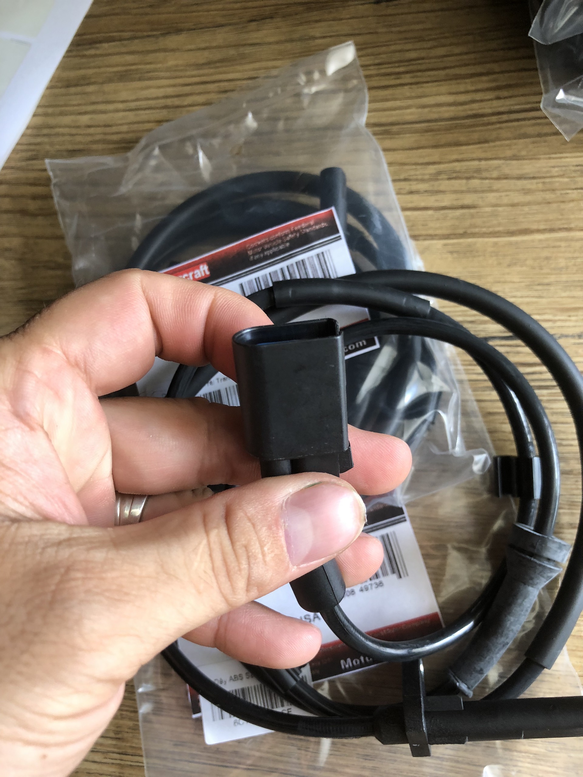 [HCM]Dây Cảm Biến ABS Sau Ford Transit