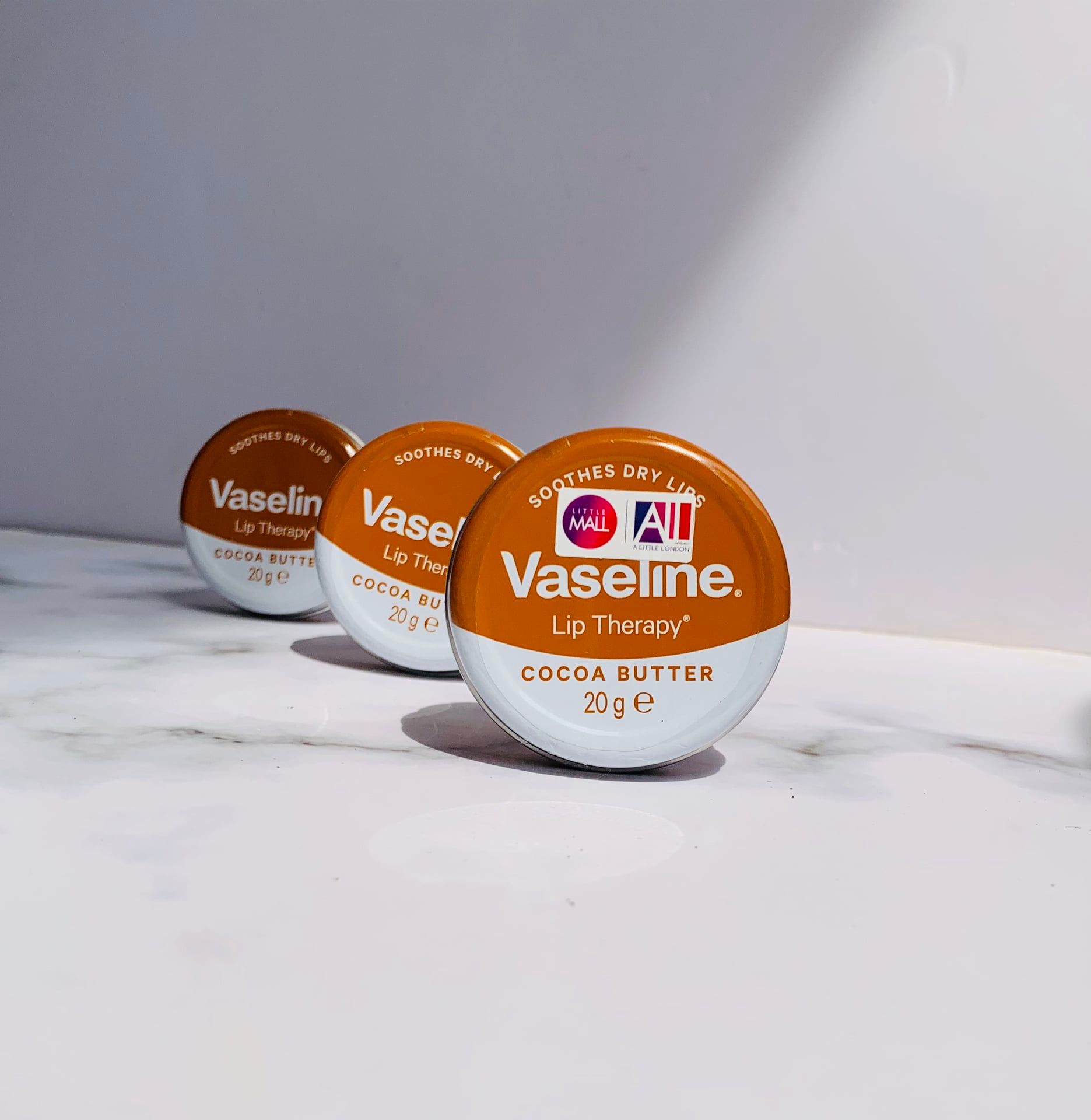 Dưỡng môi Vaseline Lip Therapy - Cocoa Butter 20g (Bill Anh)