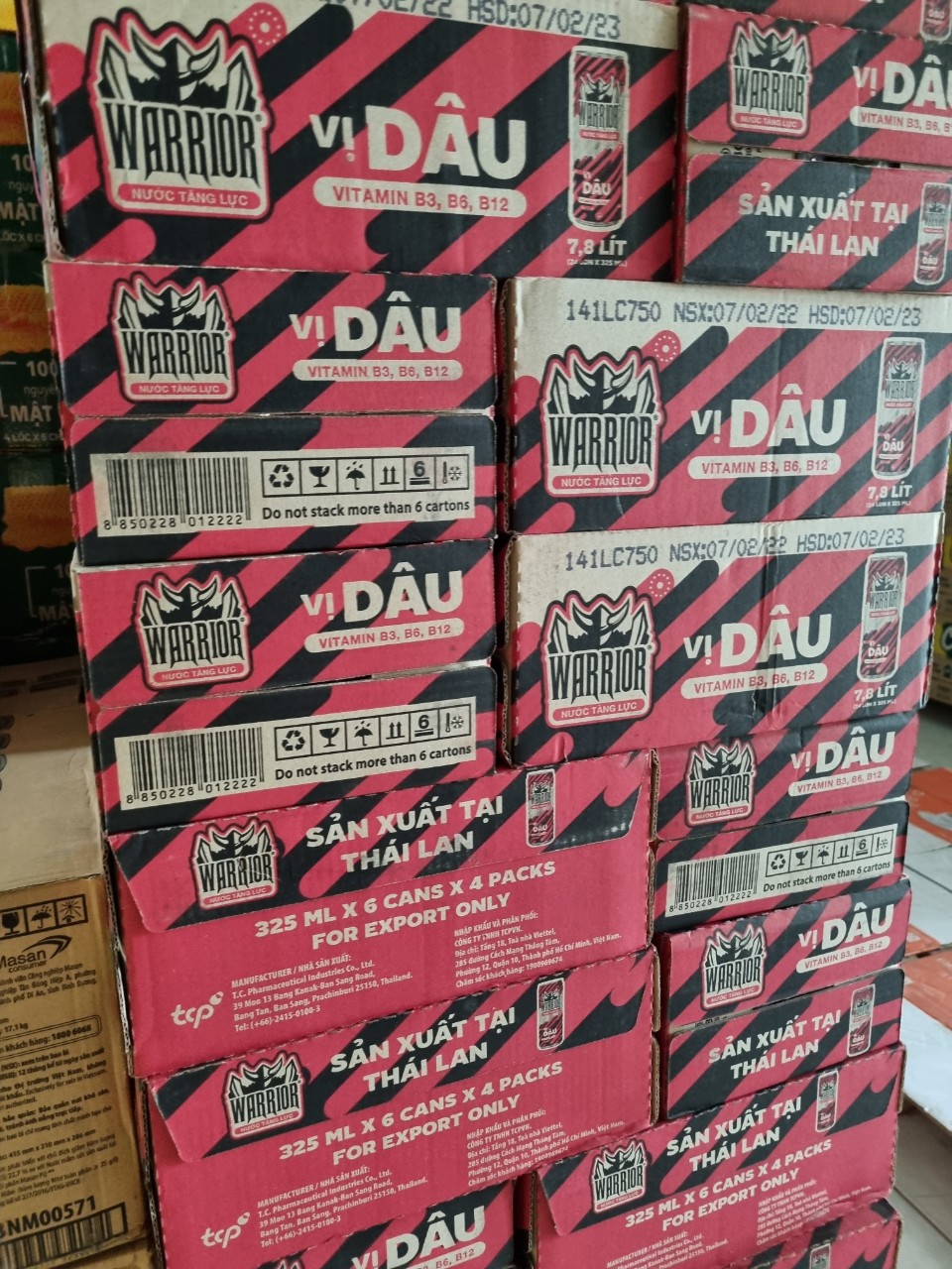 Thùng 24 Lon Nước Tăng Lực Warrior 325ml - Bao bì thay đổi theo tùy đợt nhập hàng