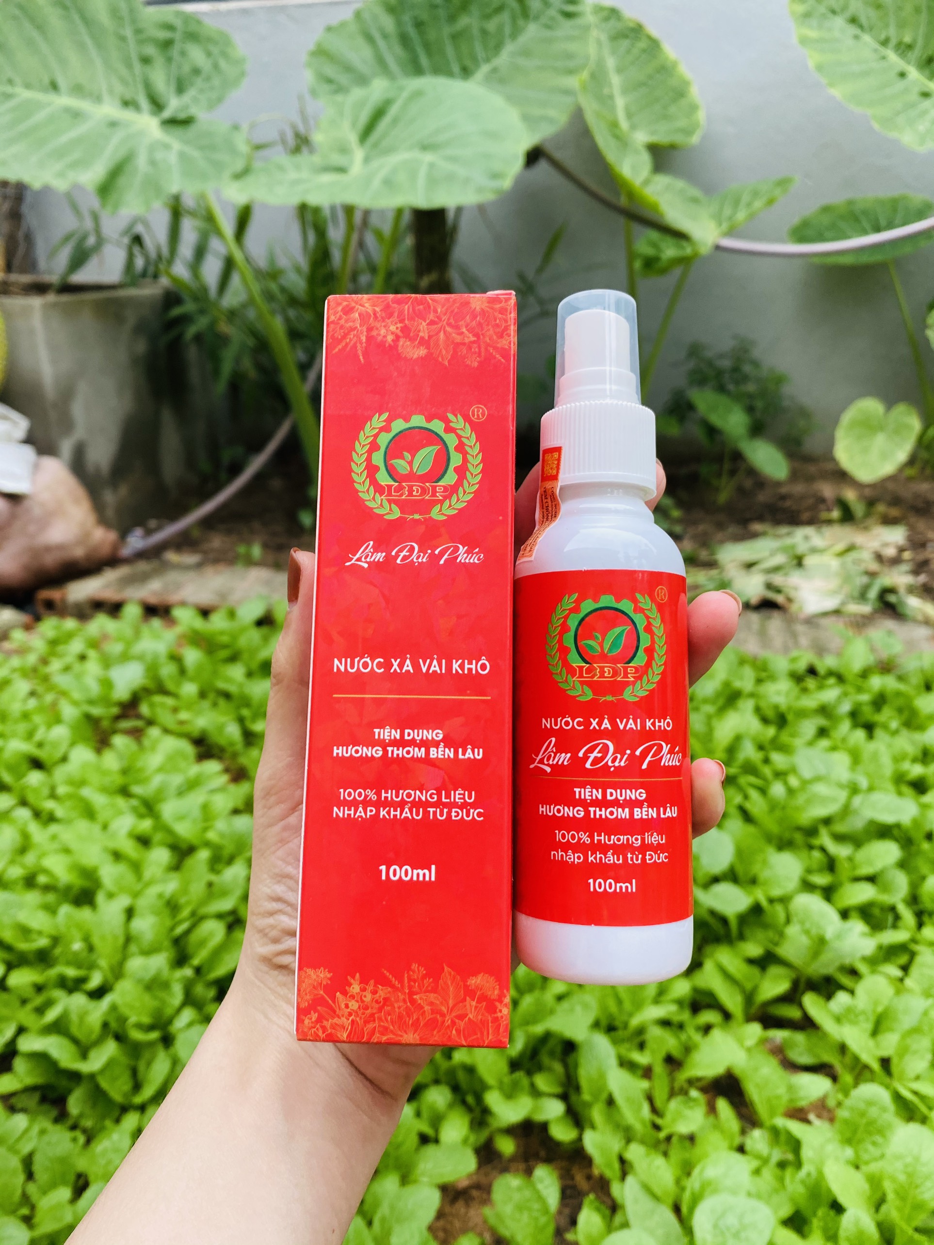 NƯỚC XỊT XẢ VẢI KHÔ LÂM ĐẠI PHÚC 1 CHAI ( màu đỏ )