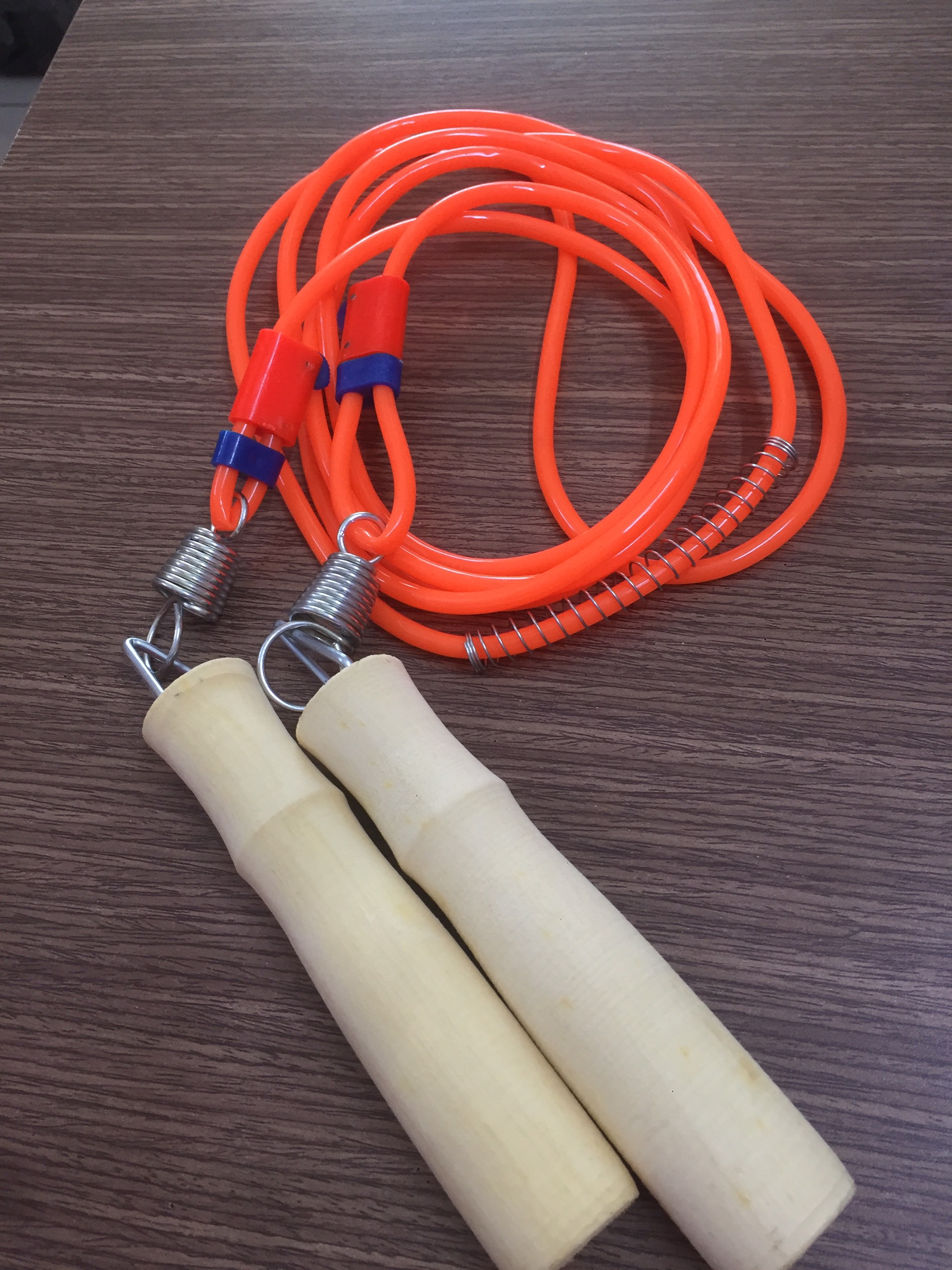 Dây nhảy thể dục cán gỗ