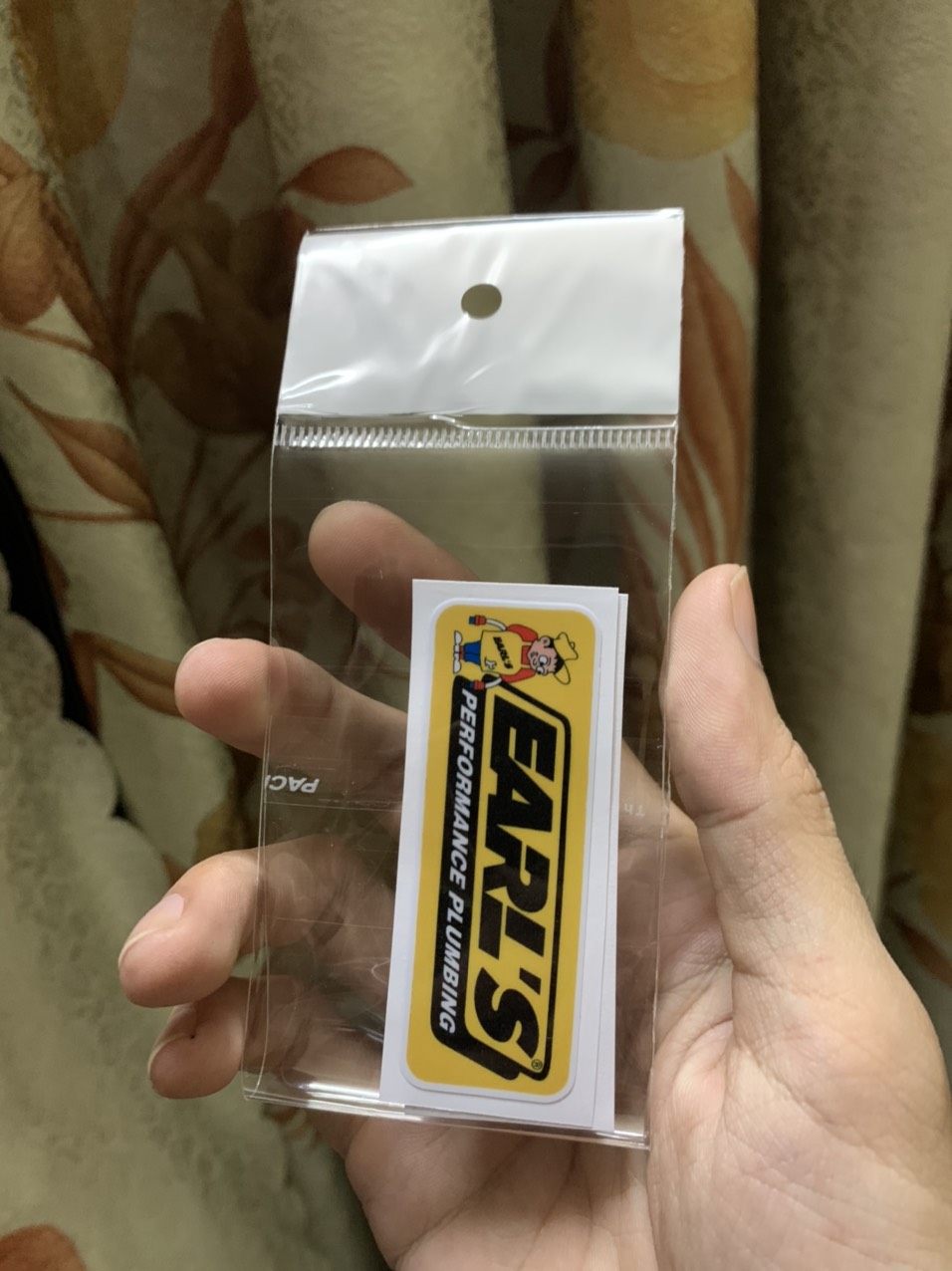 Tem con dán xe EARLS 1 bịch có 2 con tem [6.7*2.4cm]