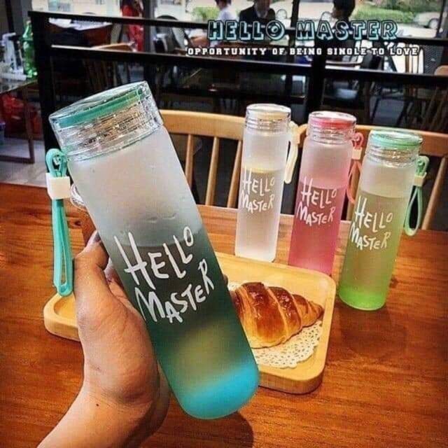 Bình Nước Thủy Tinh In Chữ Hello Master 480ML có dây xách