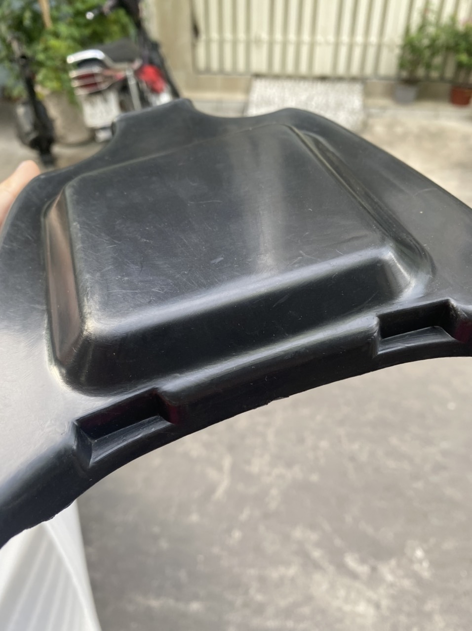 NẮP NHỰA ĐẬY BÌNH ẮC QUY XE CHALY