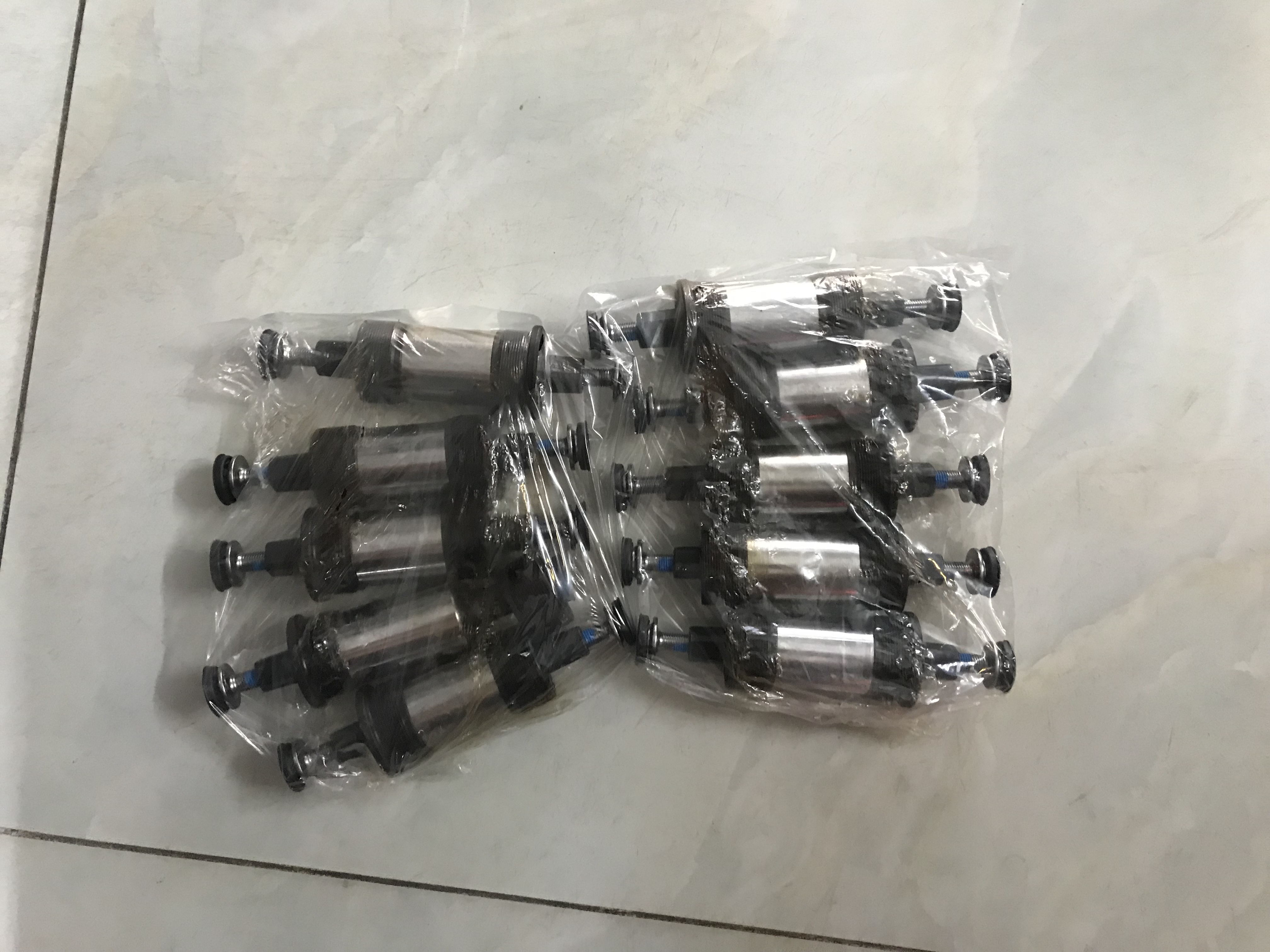 Truc giữa xe đạp (bạc đạn) 1 cái ( cốt vuông)