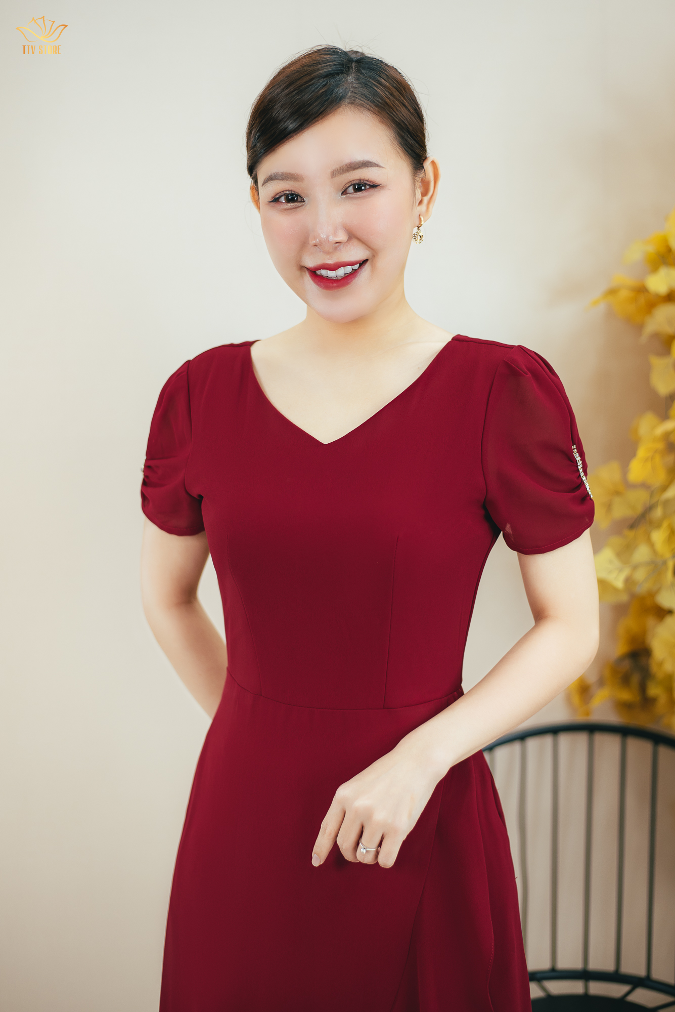 Đầm Form A - Cổ tim tay ngắn - CT - Đỏ Đô - TTV1380