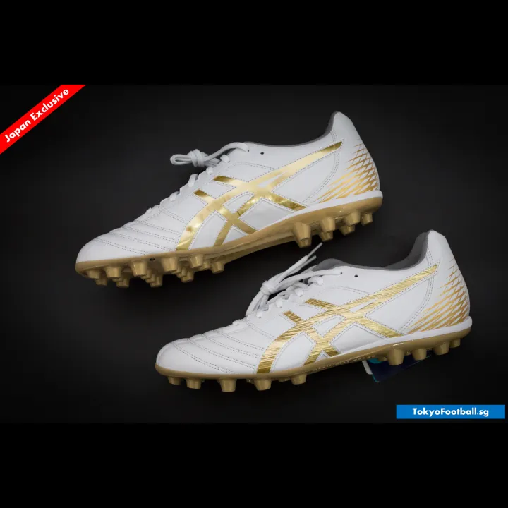 cushioned football boots