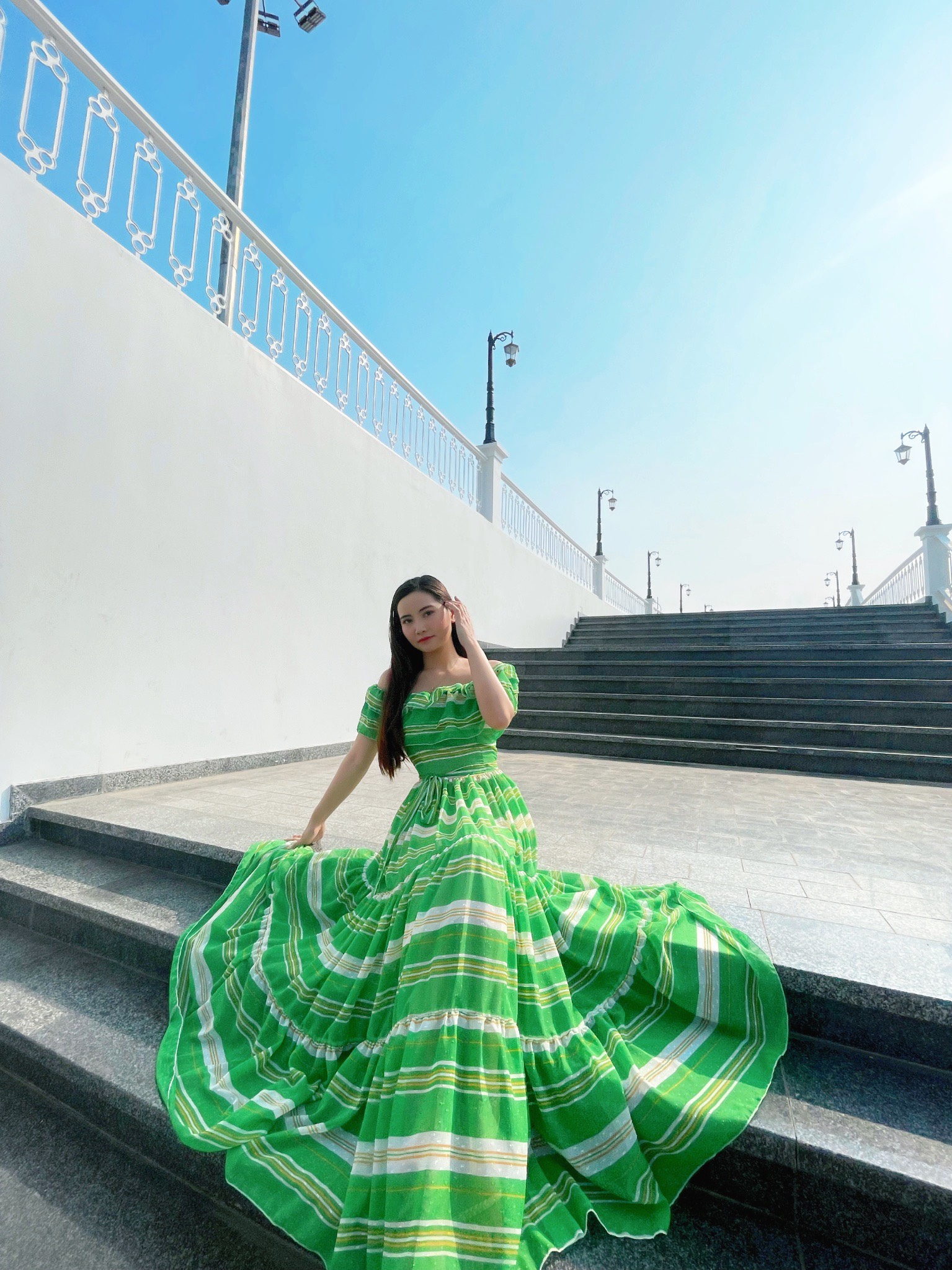 [HCM]Đầm maxi trễ vai sọc xanh kèm đai eo