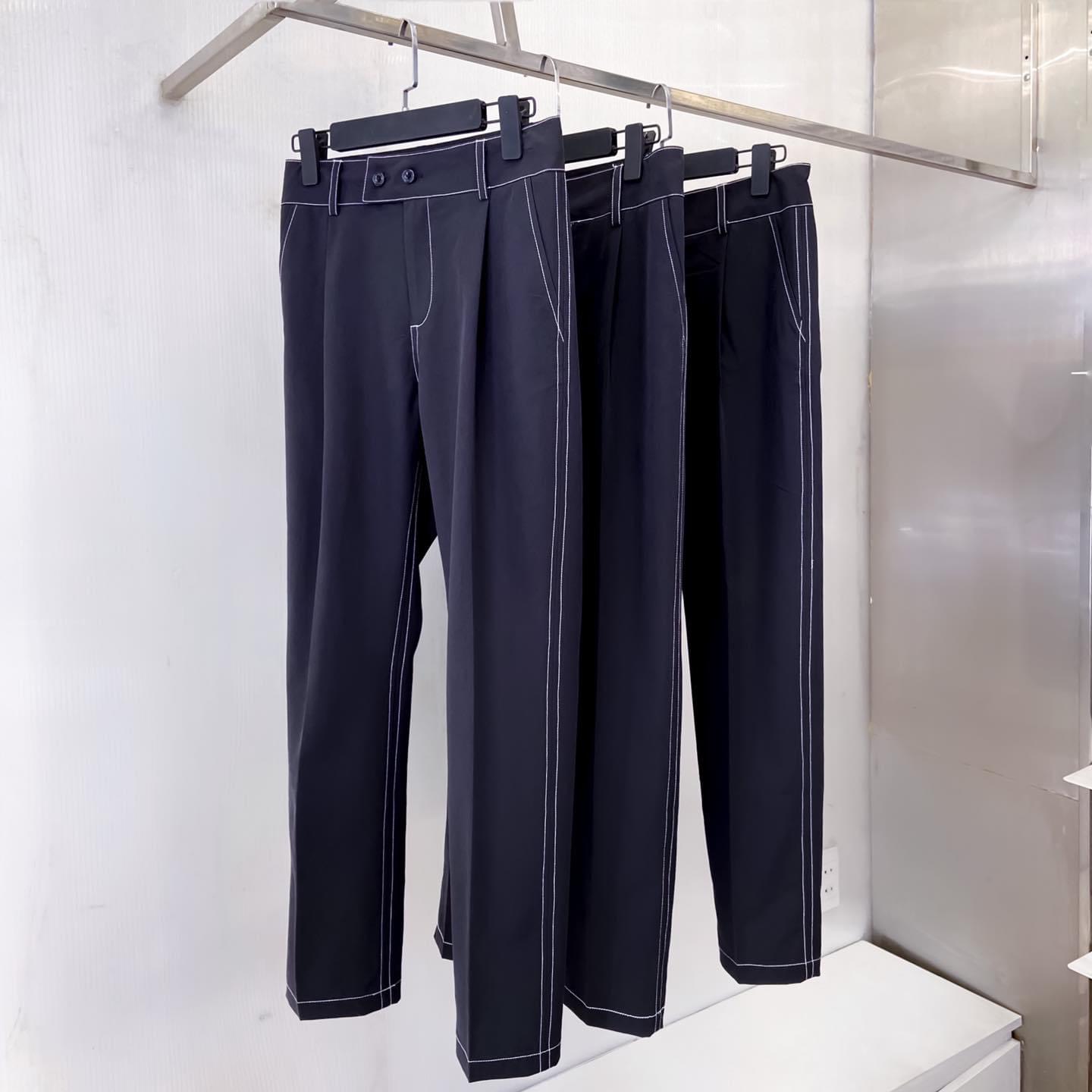 QUẦN TÂY ĐEN ĐỤC CHỈ ARMOUS