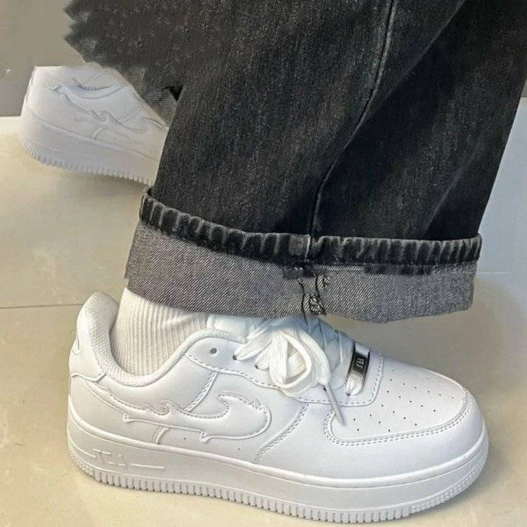 New Novelty Fashion Popular Ultra Light Casual Shoe Woman Casual Shoe Woman