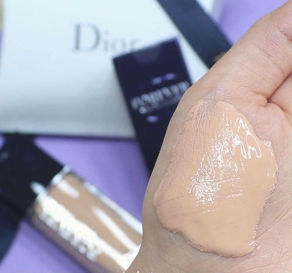 Kem nền DIOR Forever Skin Glow