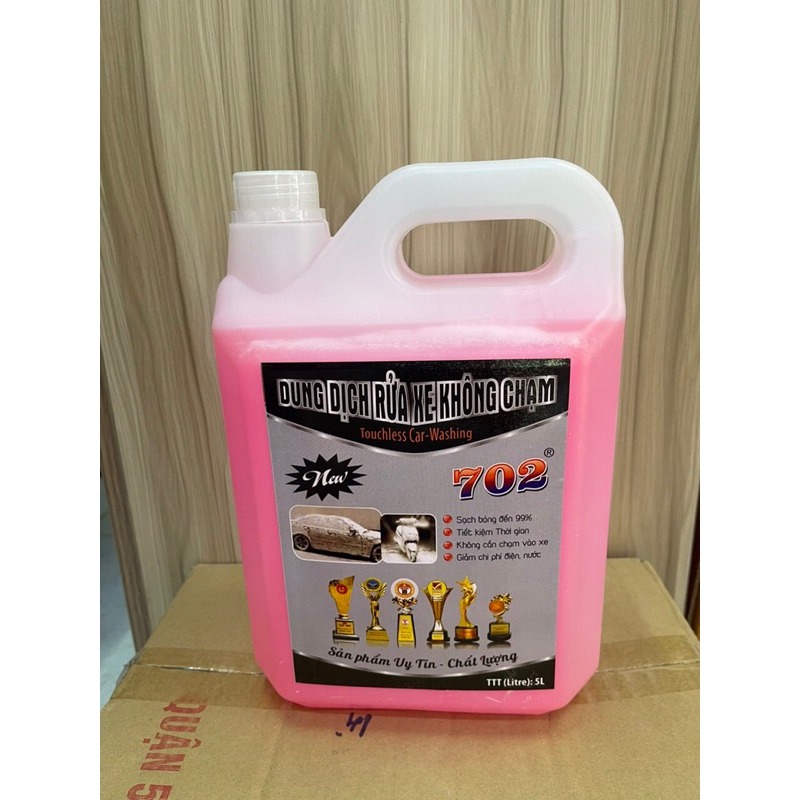 Dung dịch rửa xe không chạm 5 lit 702 chính hãng .