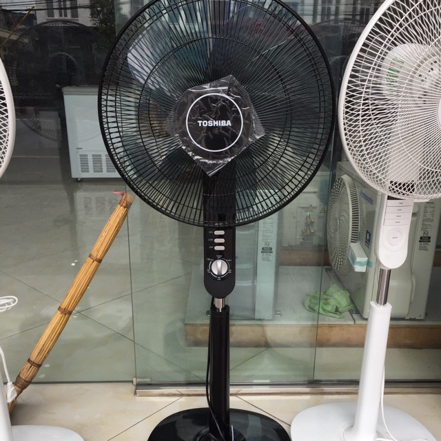 Quạt đứng toshiba f-lsa10