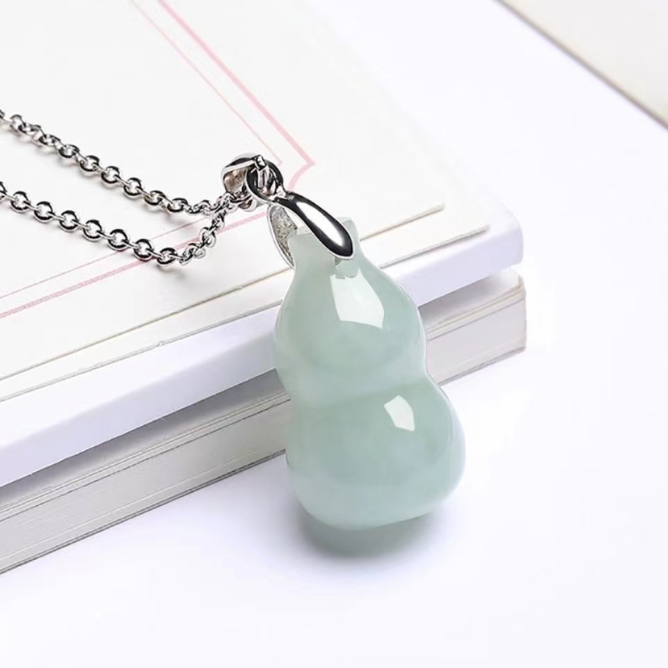 Natural emerald gourd pendant Jadeite jade gourd pendant transfer small gourd Necklace