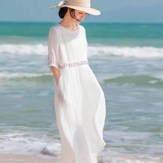 The New Art Embroidery Accept Waist Skirt In Restoring Ancient Ways Show Thin Temperament In The Summer of 2023 Minus Age Leisure Round Collar Dress