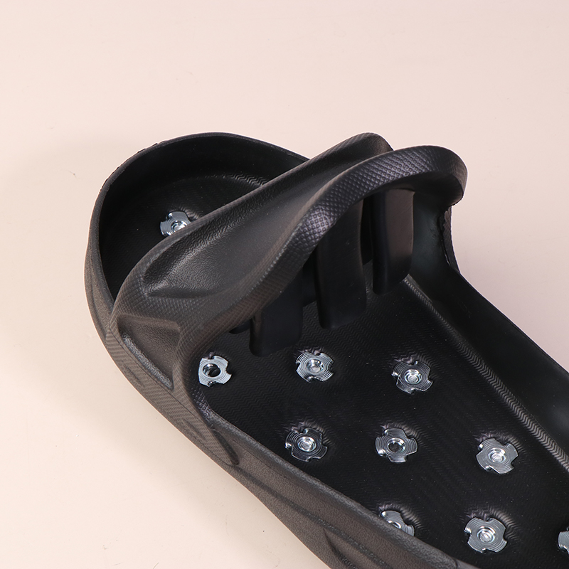 Flexible%20Spiked%20Shoes%20For%20Epoxy%20Floor%20Coating%20Epoxy%20Paint%20Self-Leveling%20Cement%20EVA%20Soft%20Material%20US%20Large%20Size%20JUE%20-%20Image%204