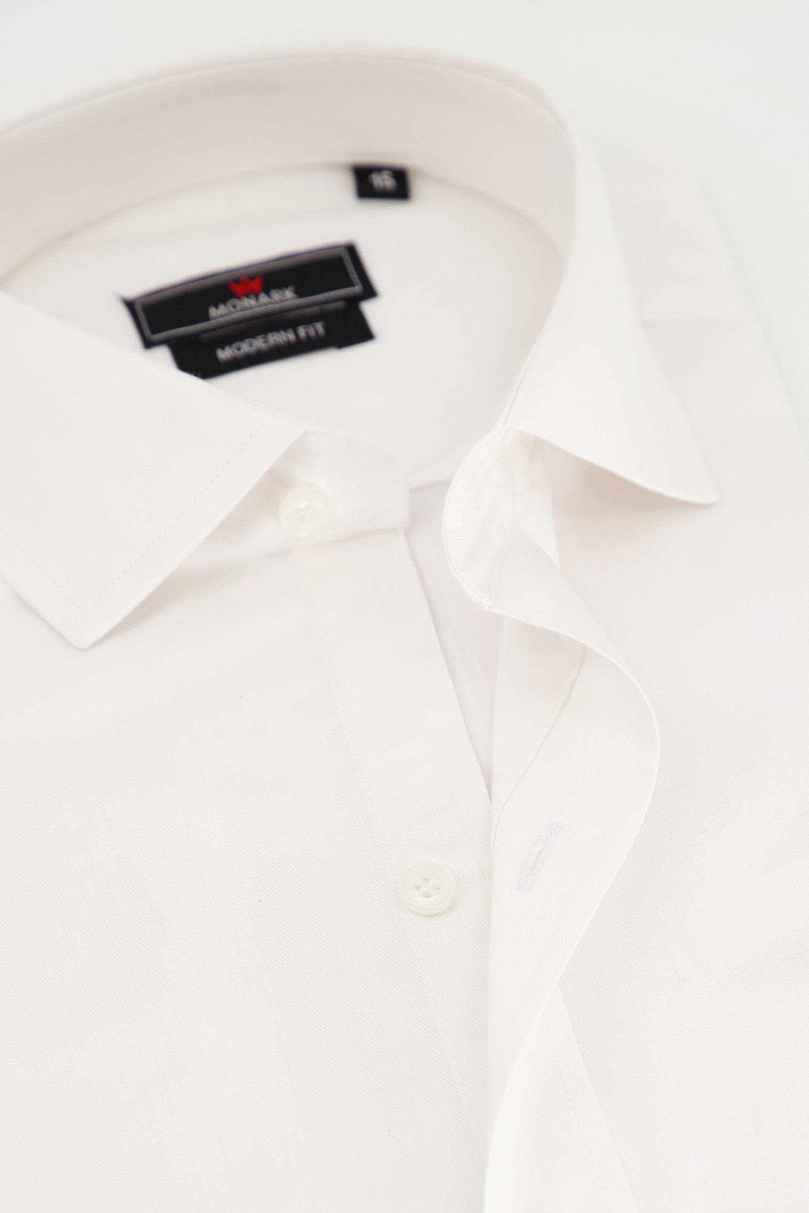 Monark%20-%20WHITE%20CLASSIC%20FORMAL%20SHIRT%20For%20Men%20-%20Image%203