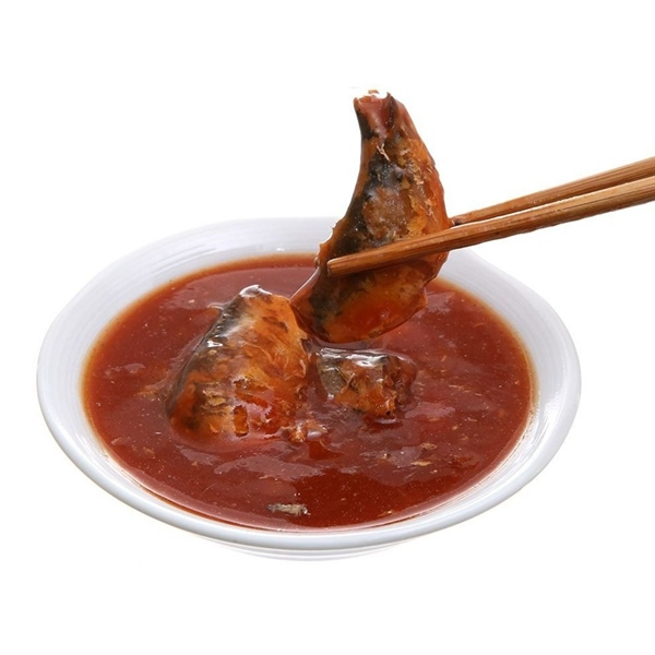 CÁ 3 CÔ GÁI NẮP GIẬT 155G (LON)