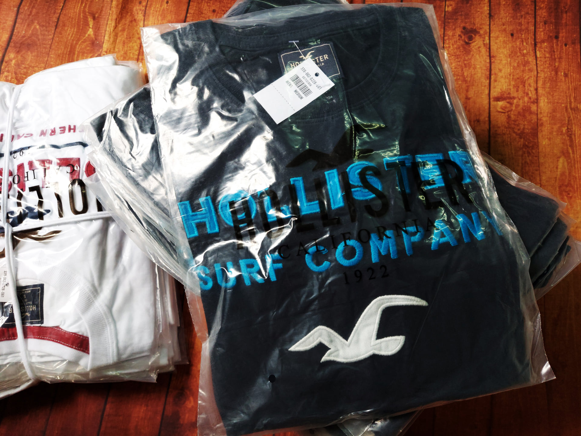 Áo thun Hollister Navy Company