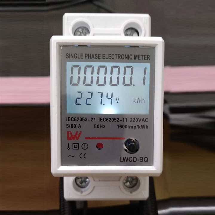 Đồng hồ đo công suất điện 220V có nút RESET độ chính xác cao màn hình hiển thị LCD P U I Kwh bộ công tơ điện tử