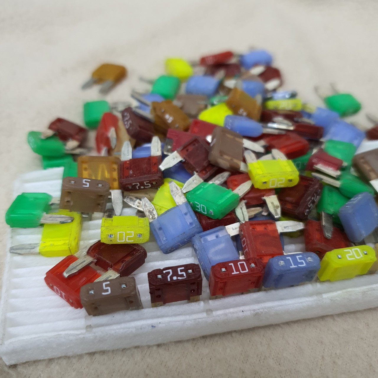 Cầu chì ô tô xe máy, hàng Nhật bãi (100 CÁI)