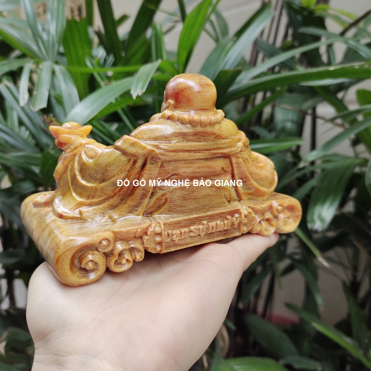 Tượng phật di lặc gỗ huyết long