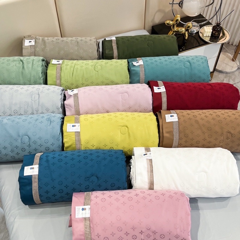 Set chăn ga 5 món phi lụa vân chìm chăn trần hoạ tiết sang trọng (vỏ gối ôm đầu vuông)