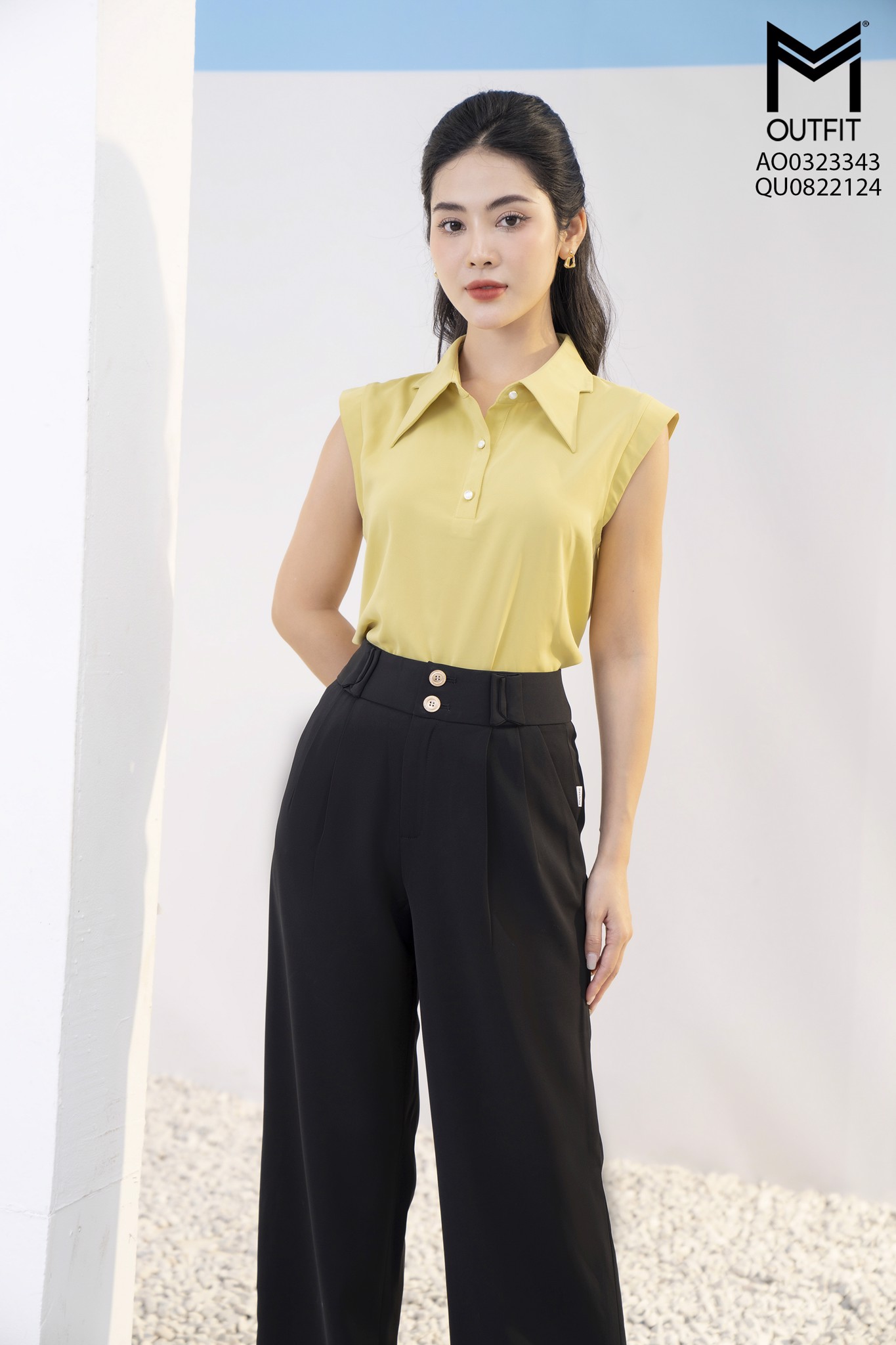 Áo sơ mi sát nách, cổ đức