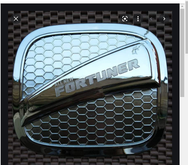 Ốp nắp bình xăng Vân tổ ong xe Toyota Fortuner phom mới 2017-2022 ( Đúng mẫu Vân tổ Ong)