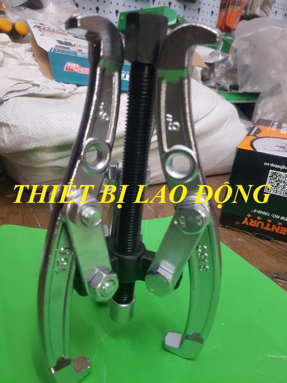 Cảo 3 chấu 6" (150mm) 2 lỗ CENTURY - 15046-6