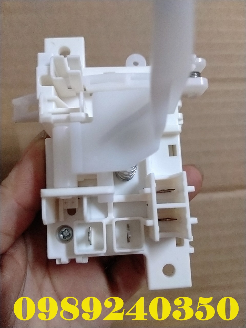 Công tắc cửa máy giặt HITACHI cửa đứng