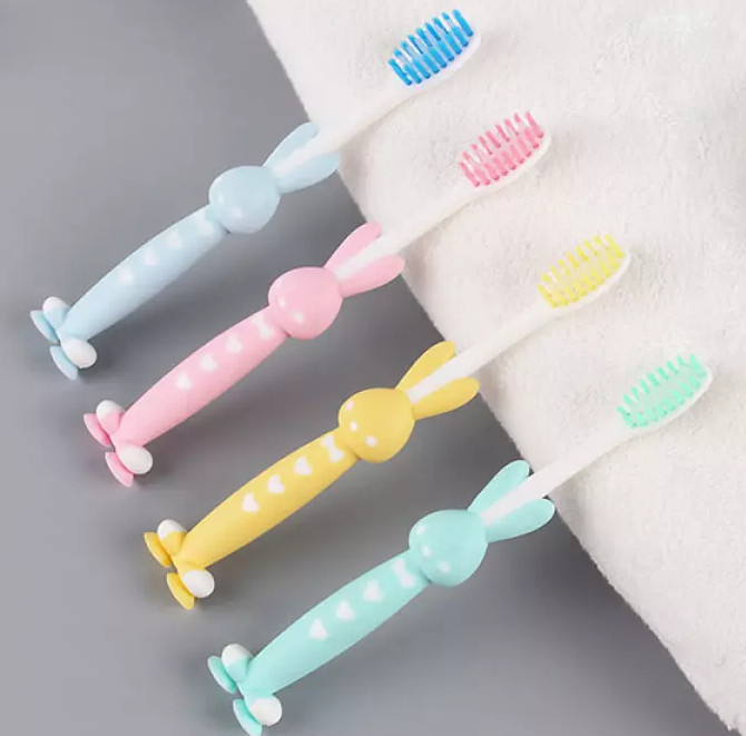 SET 4 BÀN CHẢI HÌNH THÚ CHO BÉ CÓ ĐẾ HÍT XUẤT NHẬT