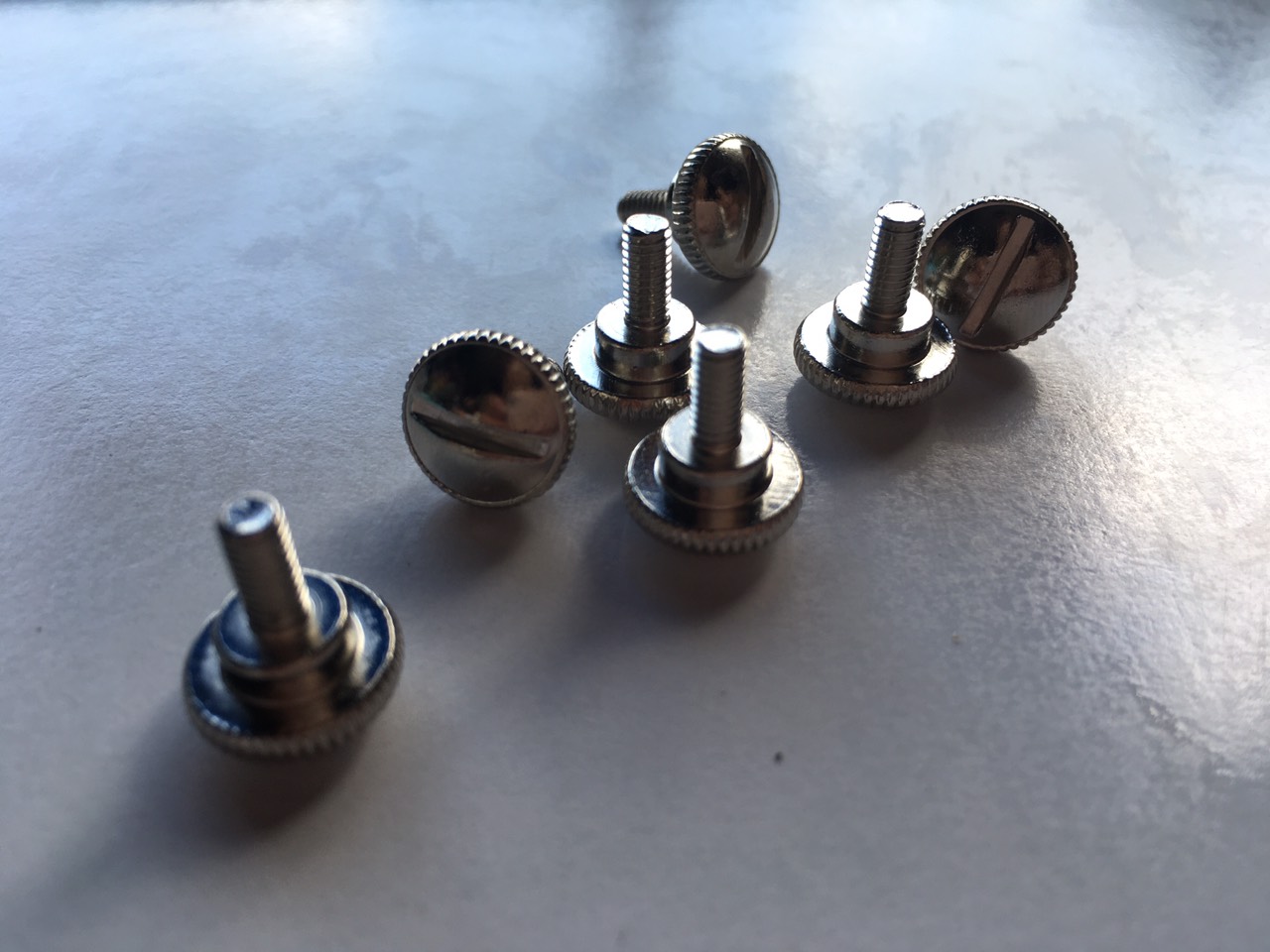 ốc bắt cữ cho máy may. Ốc giữ cữ