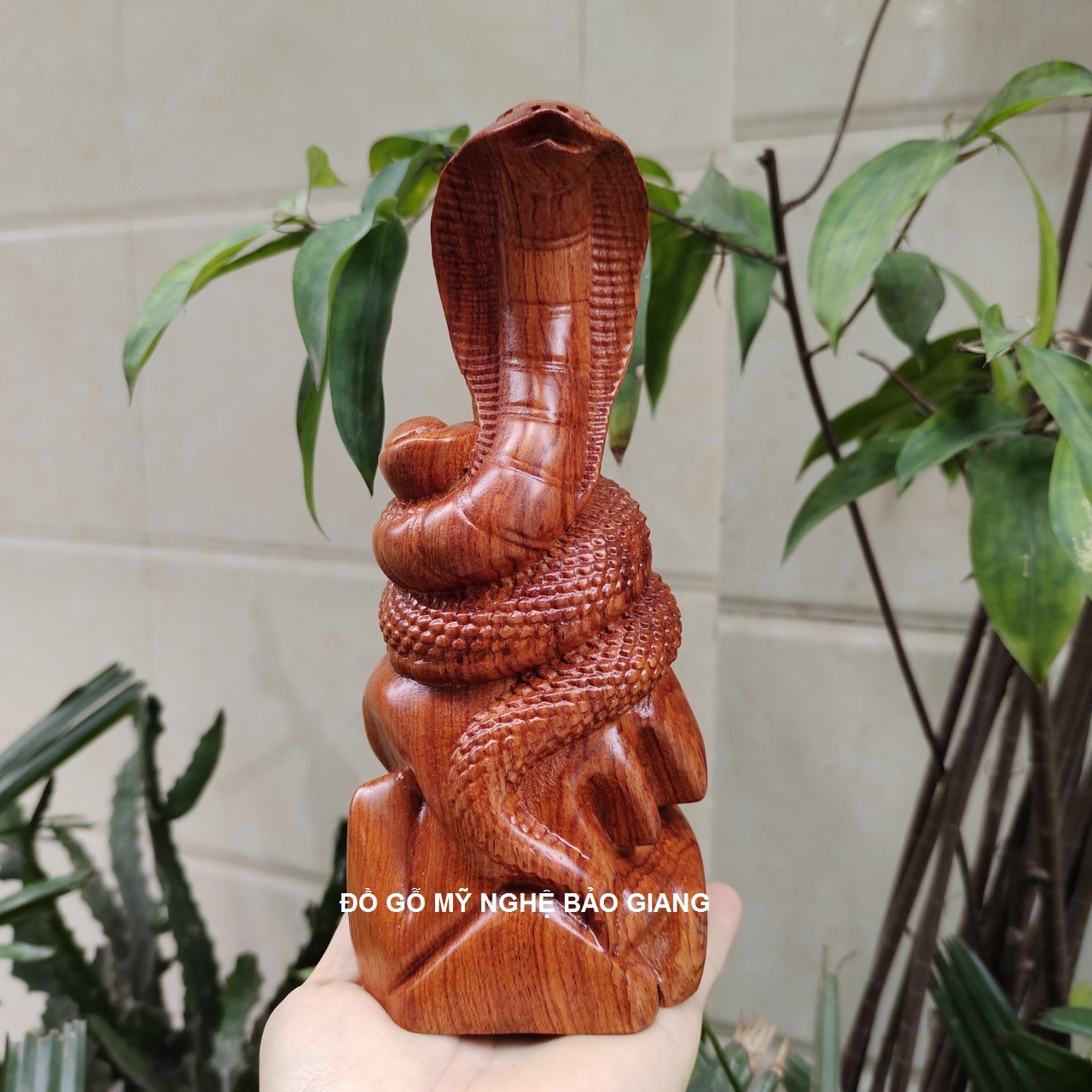 Tượng con rắn gỗ hương cao 20 cm