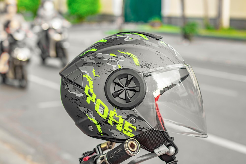 MŨ BẢO HIỂM YOHE 851 - MÀU ĐEN - VÀNG
