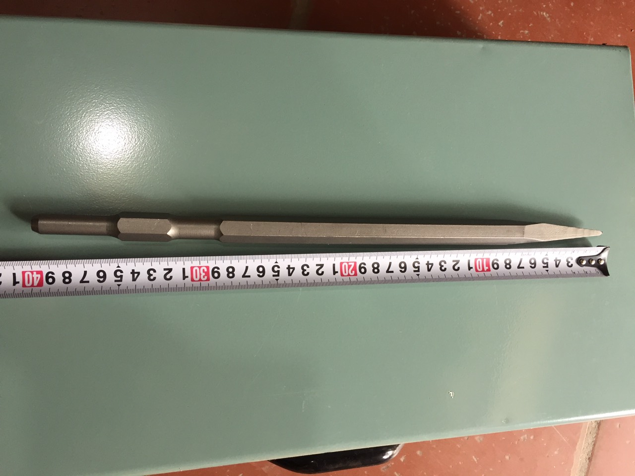 Mũi đục. Mũi đục nhọn dài 40cm dành cho máy chuyên đục. mũi đục 17 dài hàng chuẩn L1
